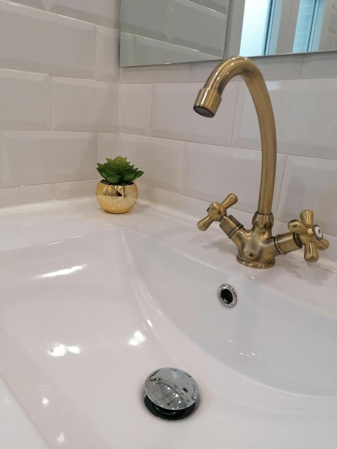 Piso Deluxe En El Centro Con Ascensor Apartment กาสโตร-อูร์เดียเลส ภายนอก รูปภาพ