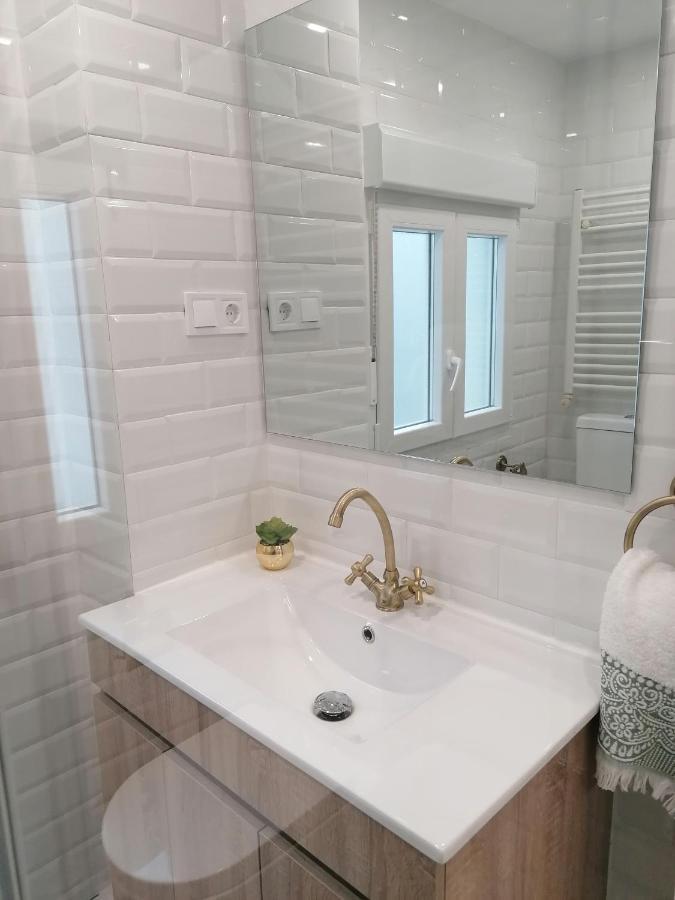 Piso Deluxe En El Centro Con Ascensor Apartment กาสโตร-อูร์เดียเลส ภายนอก รูปภาพ